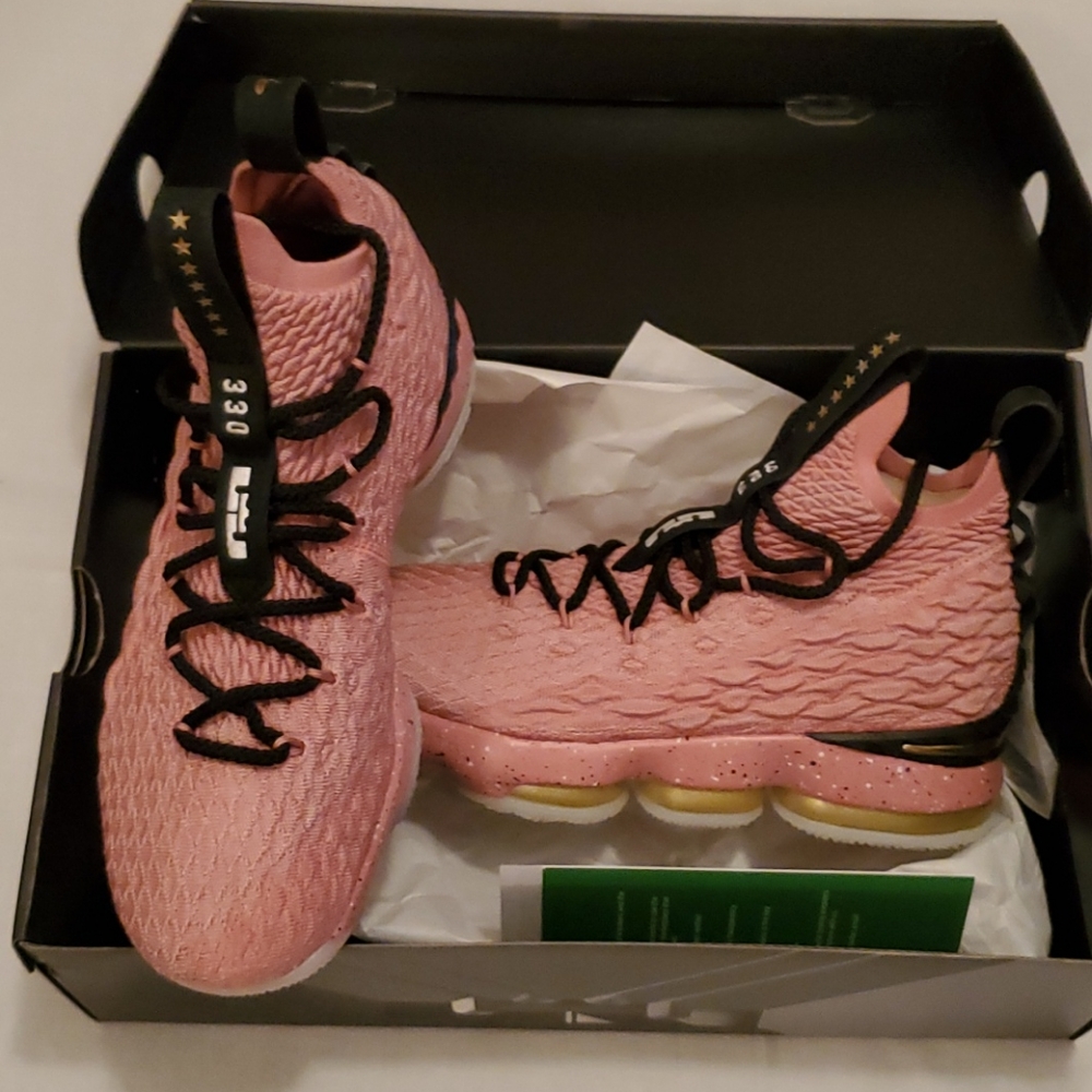 Lebron James XV LMTD size 7y sneakers